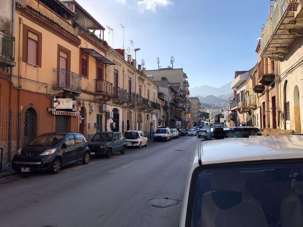 Negozio in Via del Santo 101, Messina - Foto 1