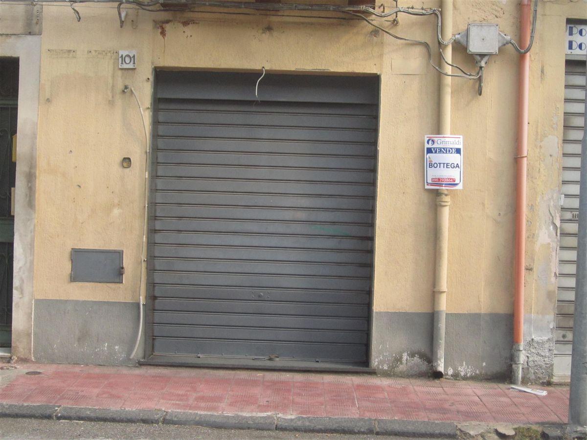 Negozio in Via Comunale Santo 101, Messina - Foto 1