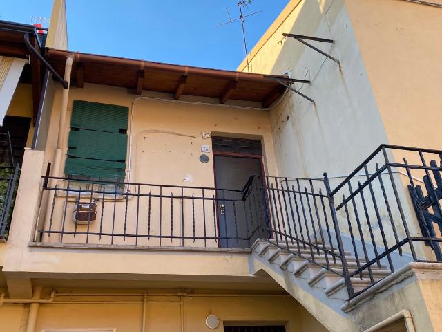 Detached house in Via Serafini 14, Messina - Photo 1