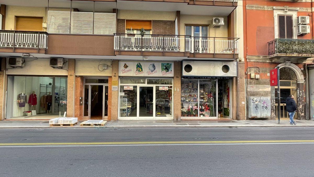 Negozio in Via Francesco Crispi 66, Bari - Foto 1