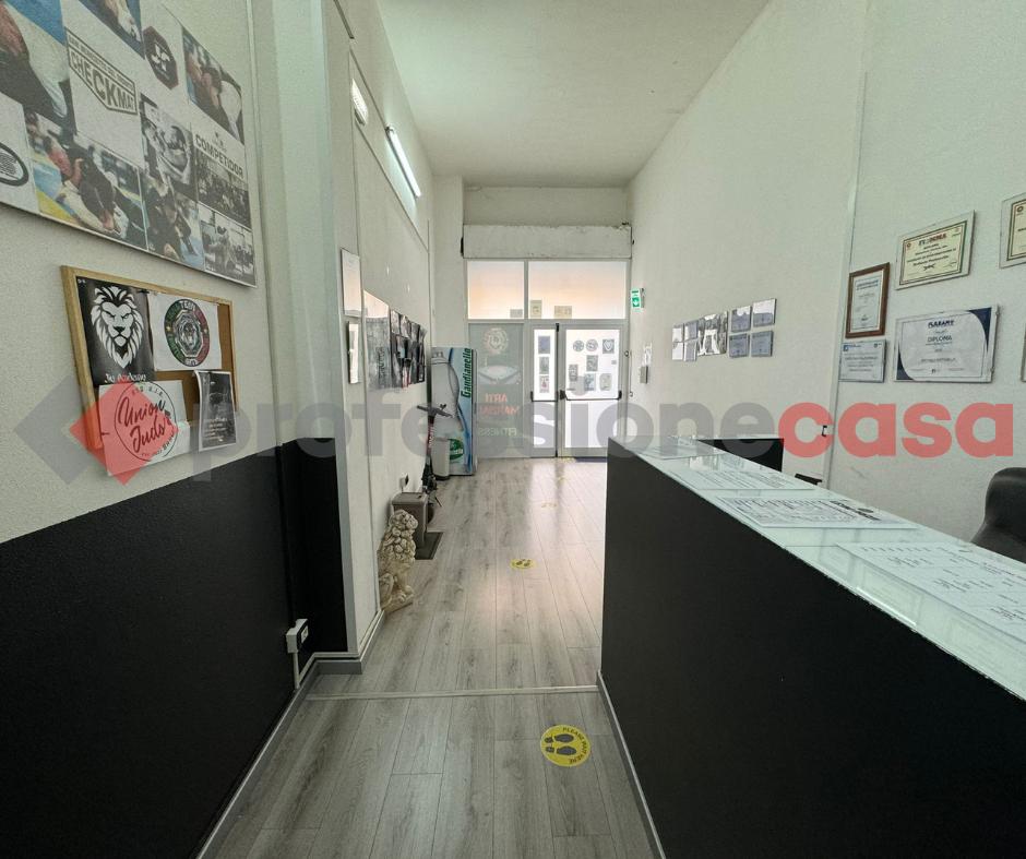 Negozio in Via Brigata Bari  150, Bari, {3} - Foto 2