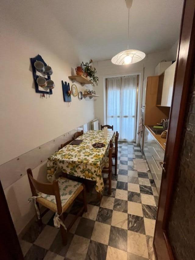 appartamento in vendita a Carrara in zona Marina di Carrara