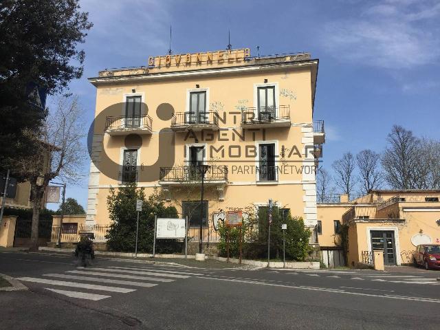 Palazzina commerciale in {3}, Piazza Trieste - Foto 1