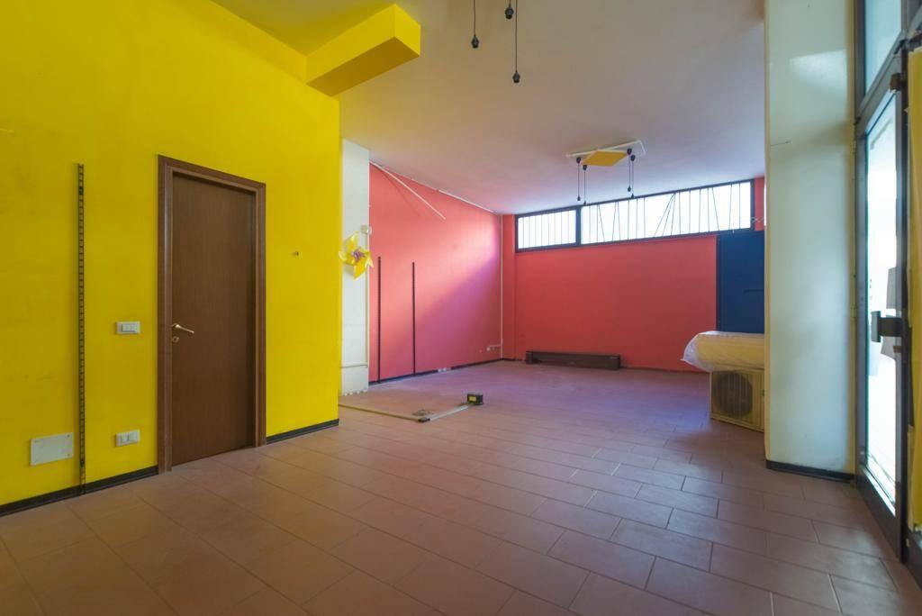 Negozio in Via Alcide De Gasperi, 19, Altavilla Vicentina, {3} - Foto 2