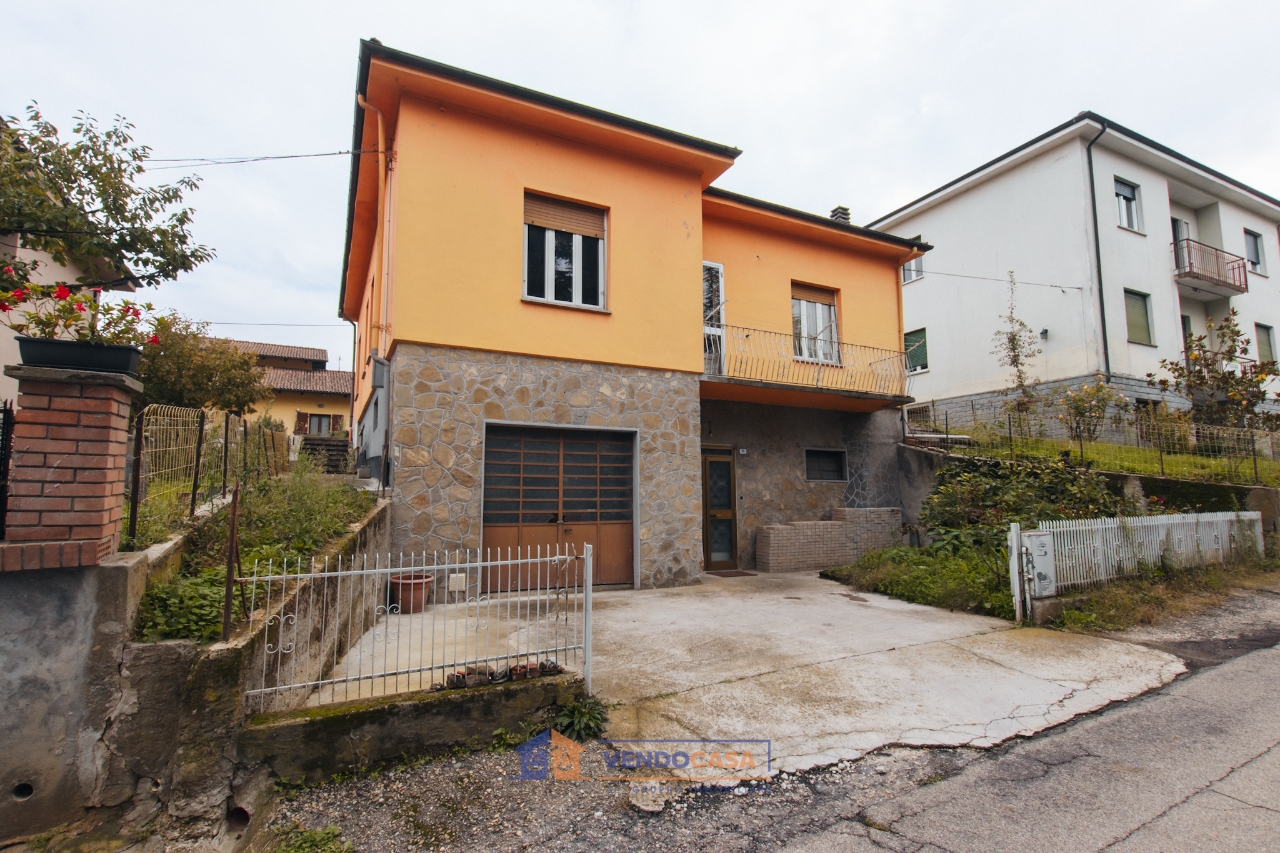 Villa unifamiliare in vendita a Canelli