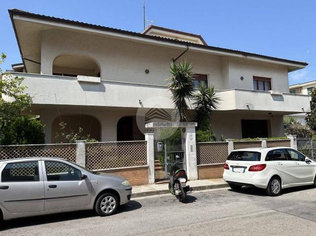 Villa in Via Lombardia 5, Porto Sant'Elpidio - Foto 1