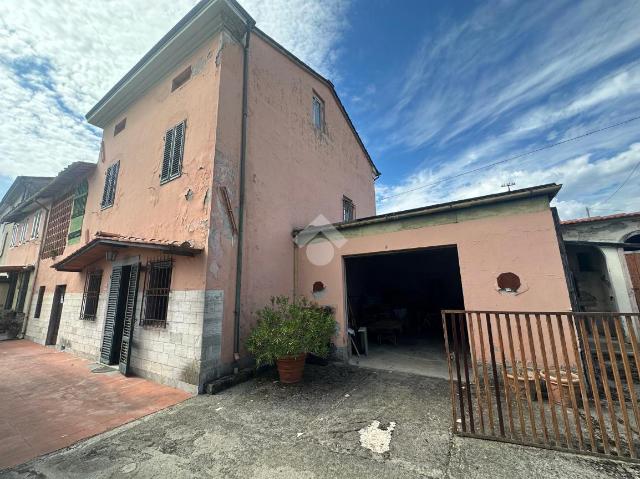 Detached house in Via del Pelo 36, Capannori - Photo 1