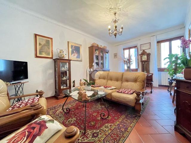 4-room flat in Via IV Novembre, San Casciano in Val di Pesa - Photo 1