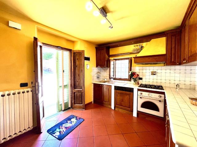 Detached house in Via di Mazzalucchio, Pescia - Photo 1