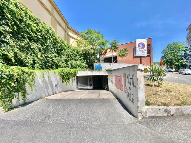 Garage or car box in Via Michele Carcani, Roma - Photo 1