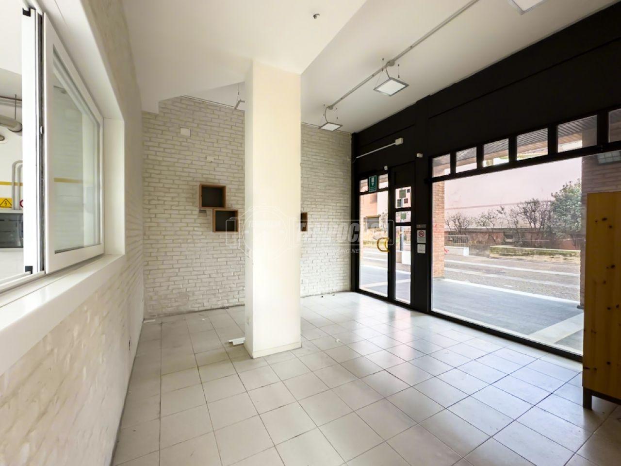 Negozio in Via Roma, Paderno Dugnano, {3} - Foto 1