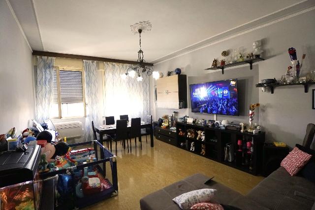 4-room flat in Via Papa Giovanni XXIII 1, Reggio nell'Emilia - Photo 1