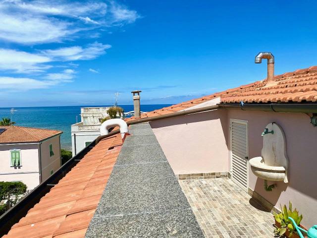 4-room flat in Via Vittorio Emanuele II, San Vincenzo - Photo 1