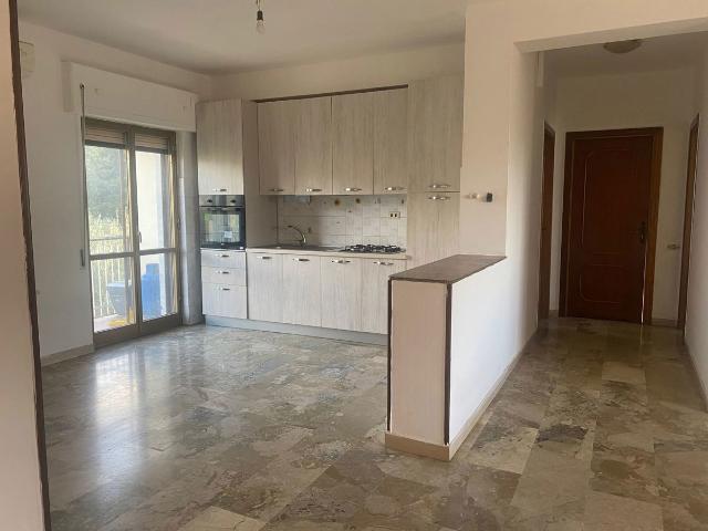 4-room flat in Via dei Bizantini 284, Lamezia Terme - Photo 1