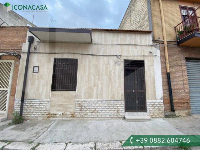 Detached house in {3}, Via Gabriele d'Annunzio - Photo 1