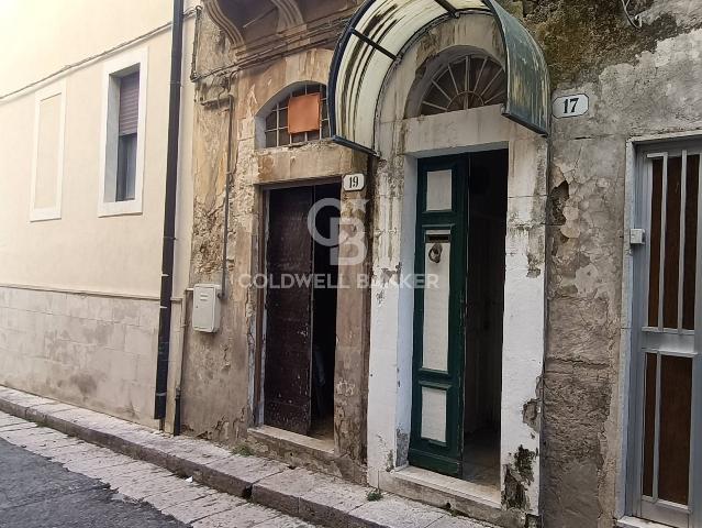 Casa indipendente in Via della Croce 17, Ragusa - Foto 1