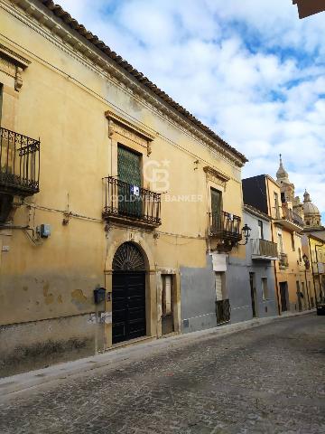 Casa indipendente in Via Virgilio 30, Comiso - Foto 1