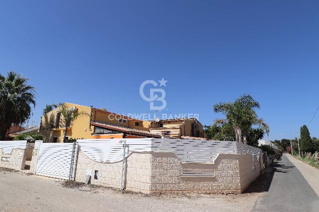 Mansion in {3}, C.da Playa Grande - Photo 1