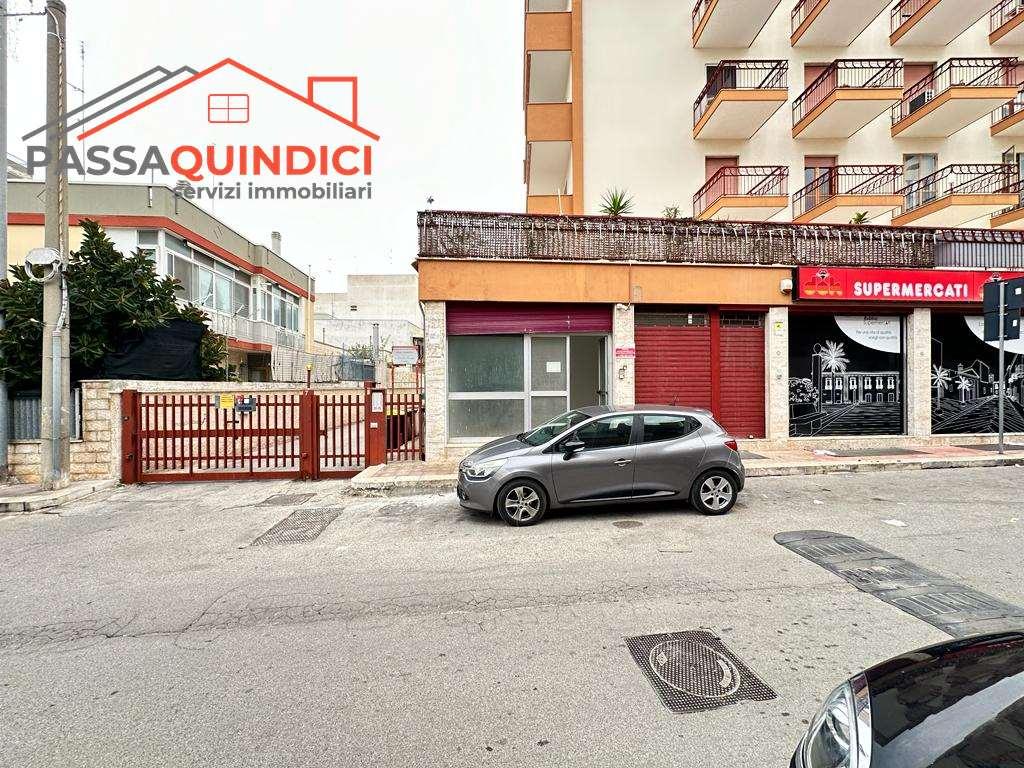 Negozio in Via Kennedy 7, Triggiano, {3} - Foto 2