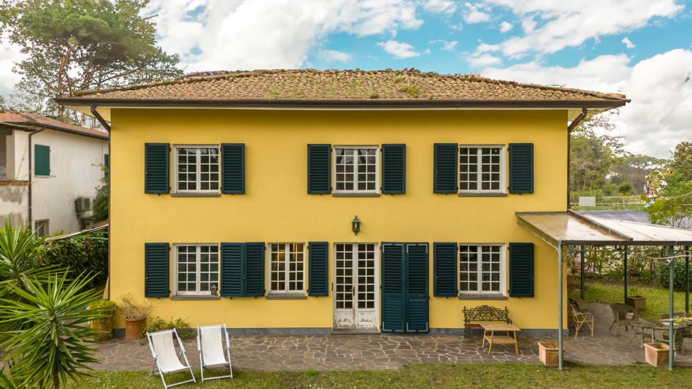 Villa unifamiliare in affitto a Forte Dei Marmi