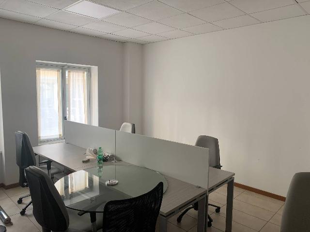 Shared office in Largo Bortolo Belotti, Bergamo - Photo 1