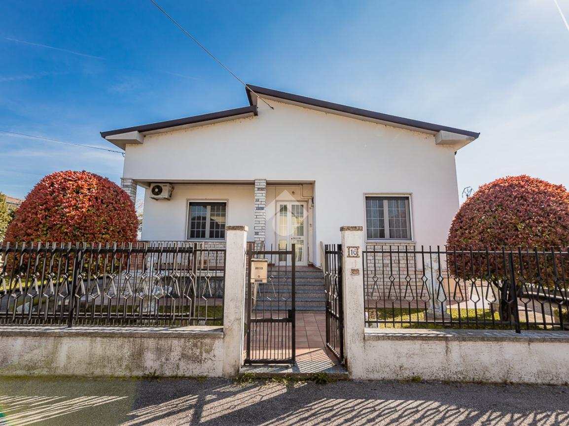 Villa in vendita a Vigasio