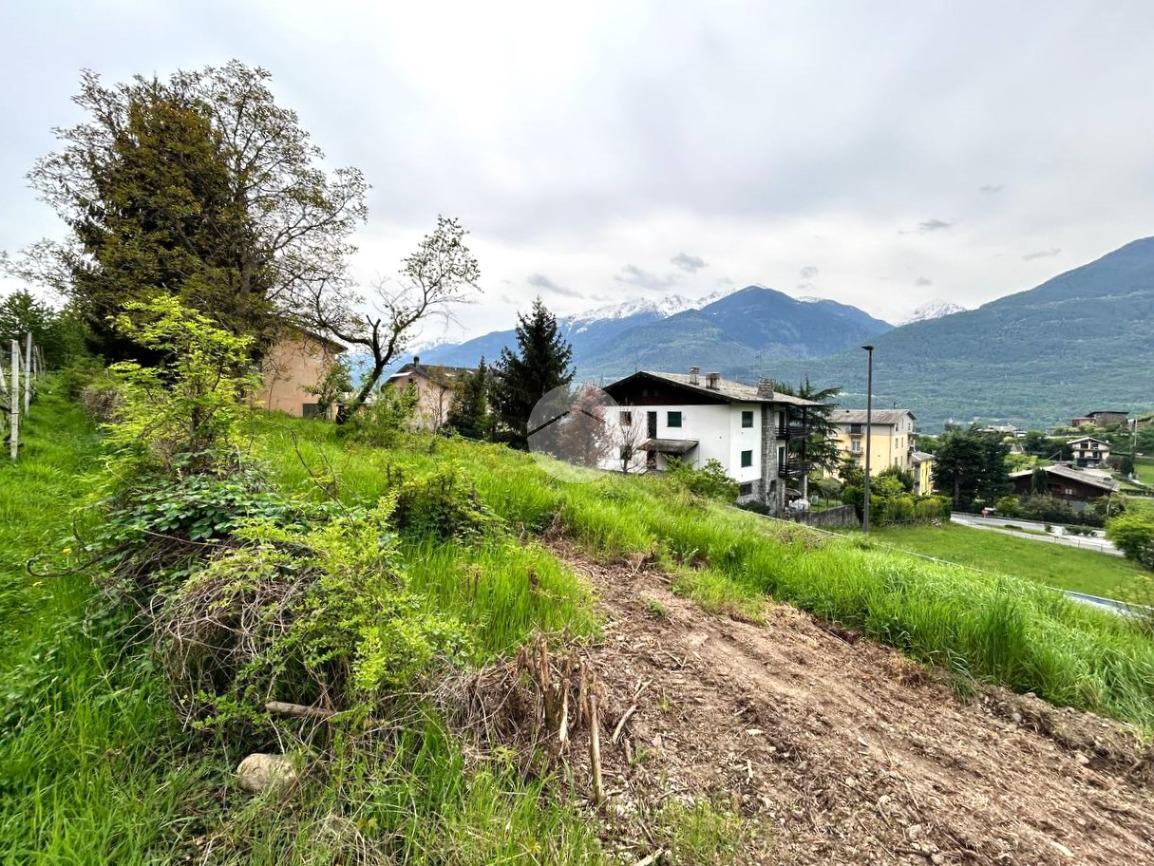 Terreno edificabile in vendita a Montagna In Valtellina