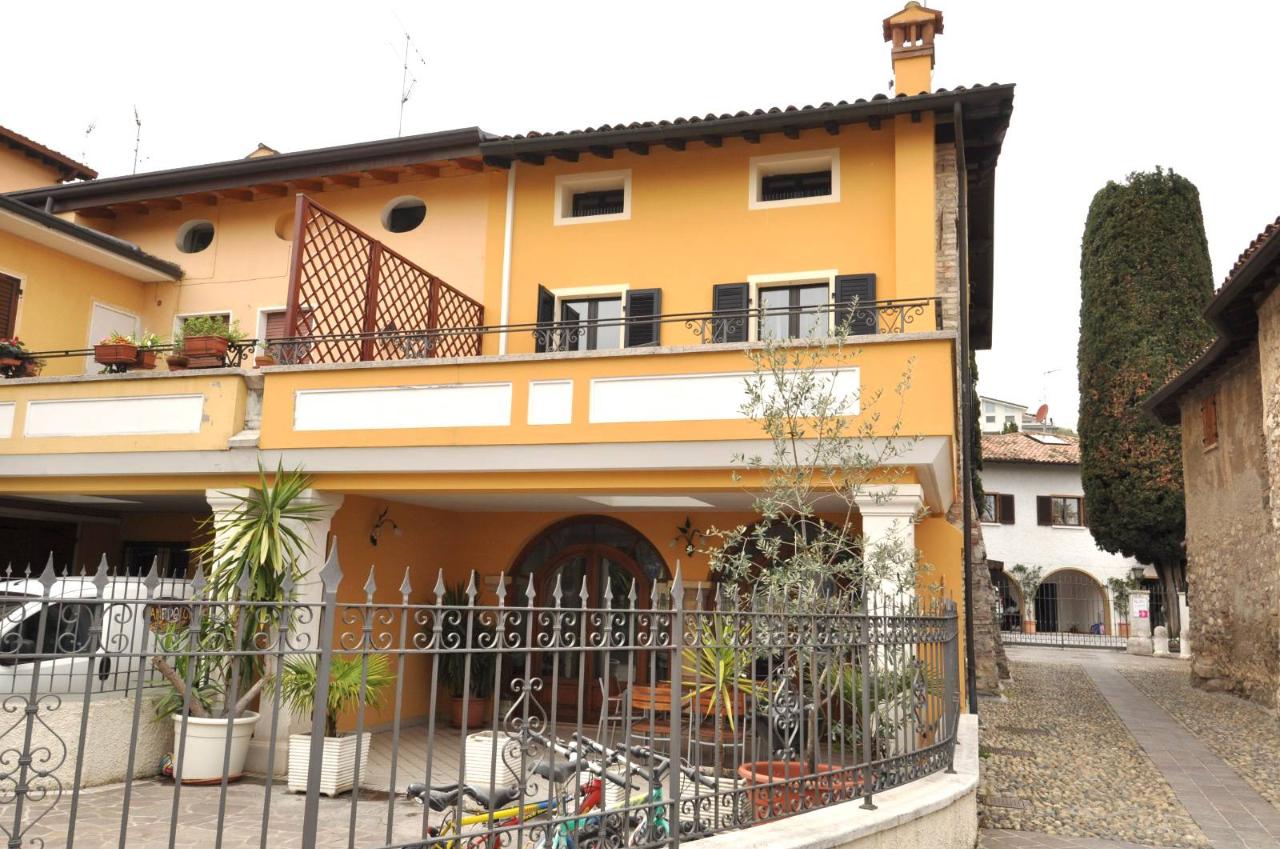 Casa indipendente in vendita a Padenghe Sul Garda