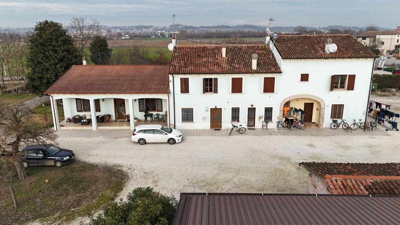 Palazzo in vendita a Volta Mantovana