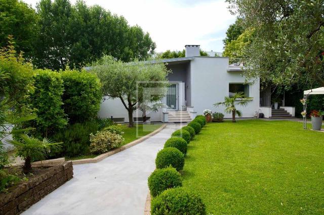 Villa in Viale F. Agello 5, Desenzano del Garda - Foto 1