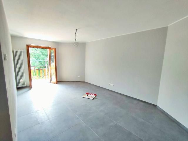 4-room flat in Via Alessandro Volta, Alta Valle Intelvi - Photo 1