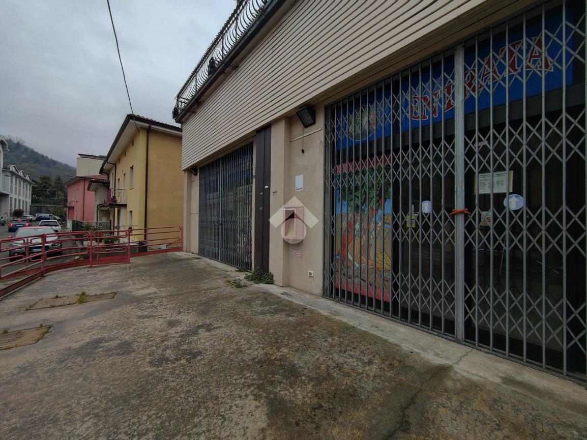 Negozio in Via S. Filippo Neri 98, Lumezzane, {3} - Foto 1