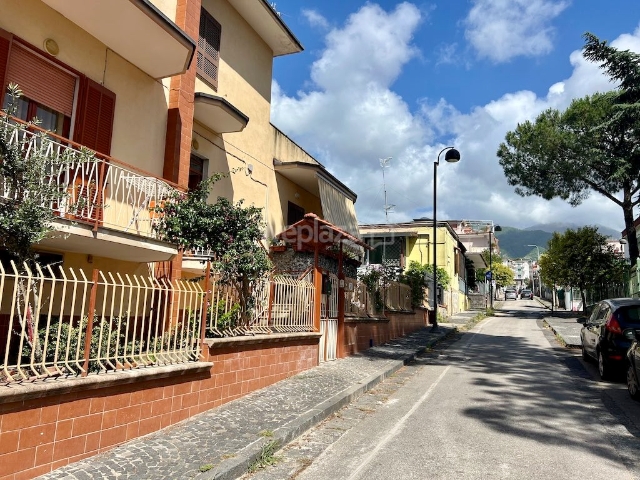 Trilocale in Viale delle Rose, San Sebastiano al Vesuvio - Foto 1