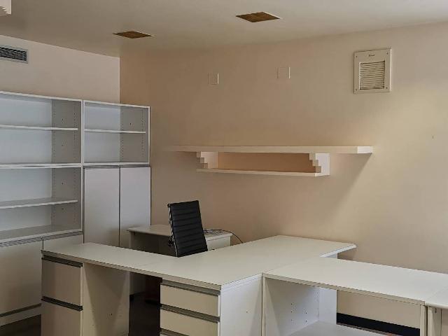 Shared office in {3}, Viale San Lazzaro - Photo 1