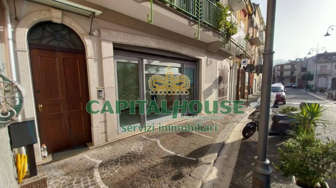 Negozio in Piazza Garibaldi, Mercato San Severino, {3} - Foto 2