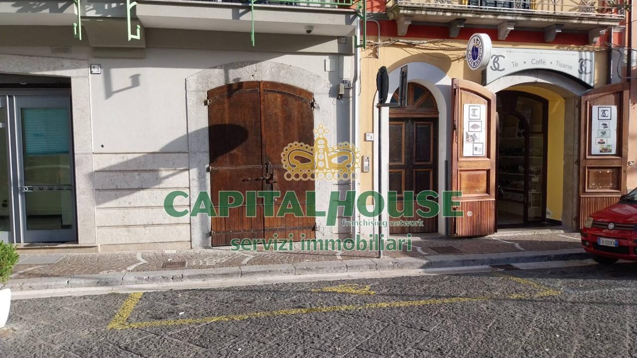 Negozio in Piazza Garibaldi, Mercato San Severino, {3} - Foto 2
