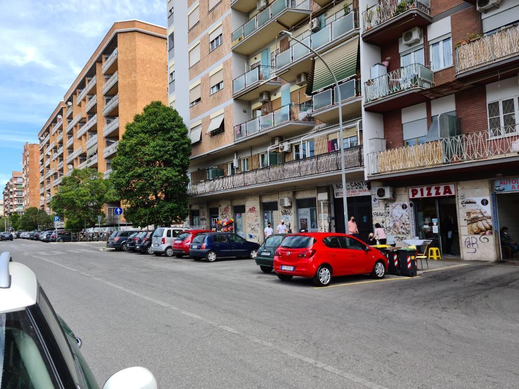 Negozio in Via G Pullino, Roma, {3} - Foto 1