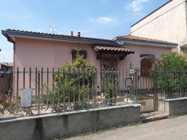 Mansion in Via delle Vigne, Ceriano Laghetto - Photo 1