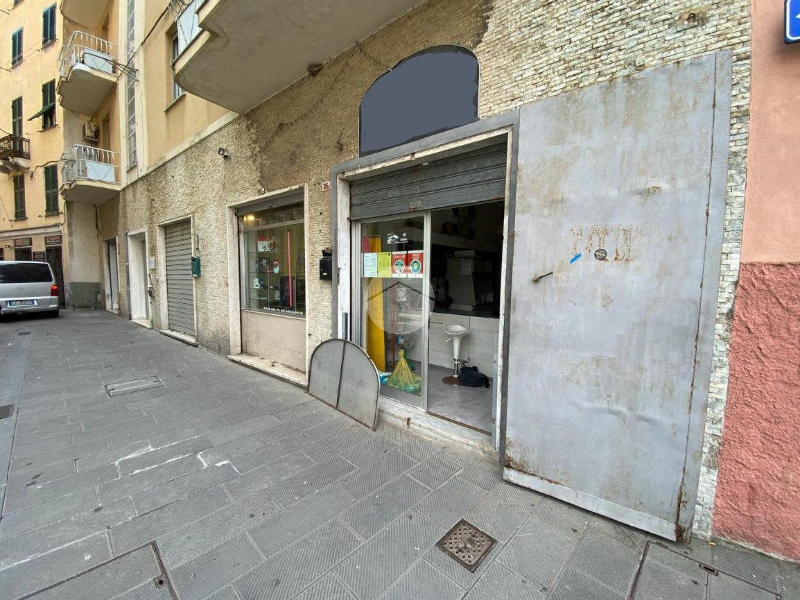 Negozio in Via Sant'Ambrogio di Voltri, Genova, {3} - Foto 2