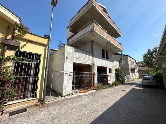 Casa indipendente in Via Farina 43/47, Pescara - Foto 1