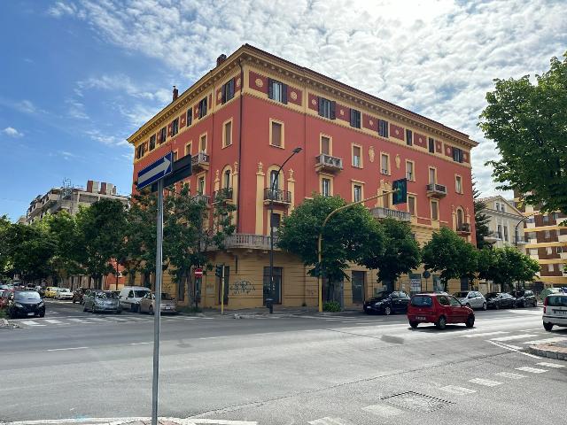 Shop in {3}, Viale Gabriele d'Annunzio 77 - Photo 1