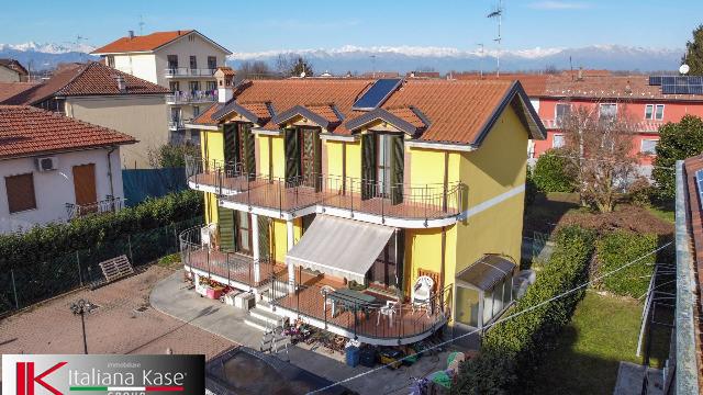 Detached house in Via Borgonuovo 7, Gassino Torinese - Photo 1