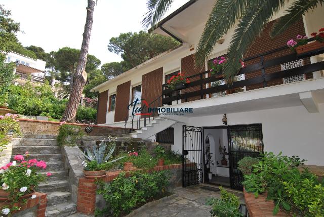 Villa in Via Kaiser Parodi 15, Livorno - Foto 1