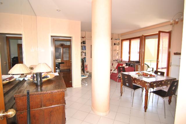 Wohnung in Viale Vittorio Alfieri 36, Livorno - Foto 1