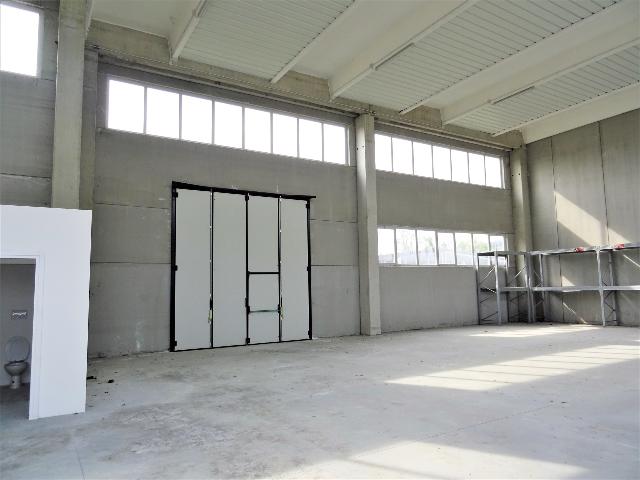 Industrial shed in {3}, - Photo 1