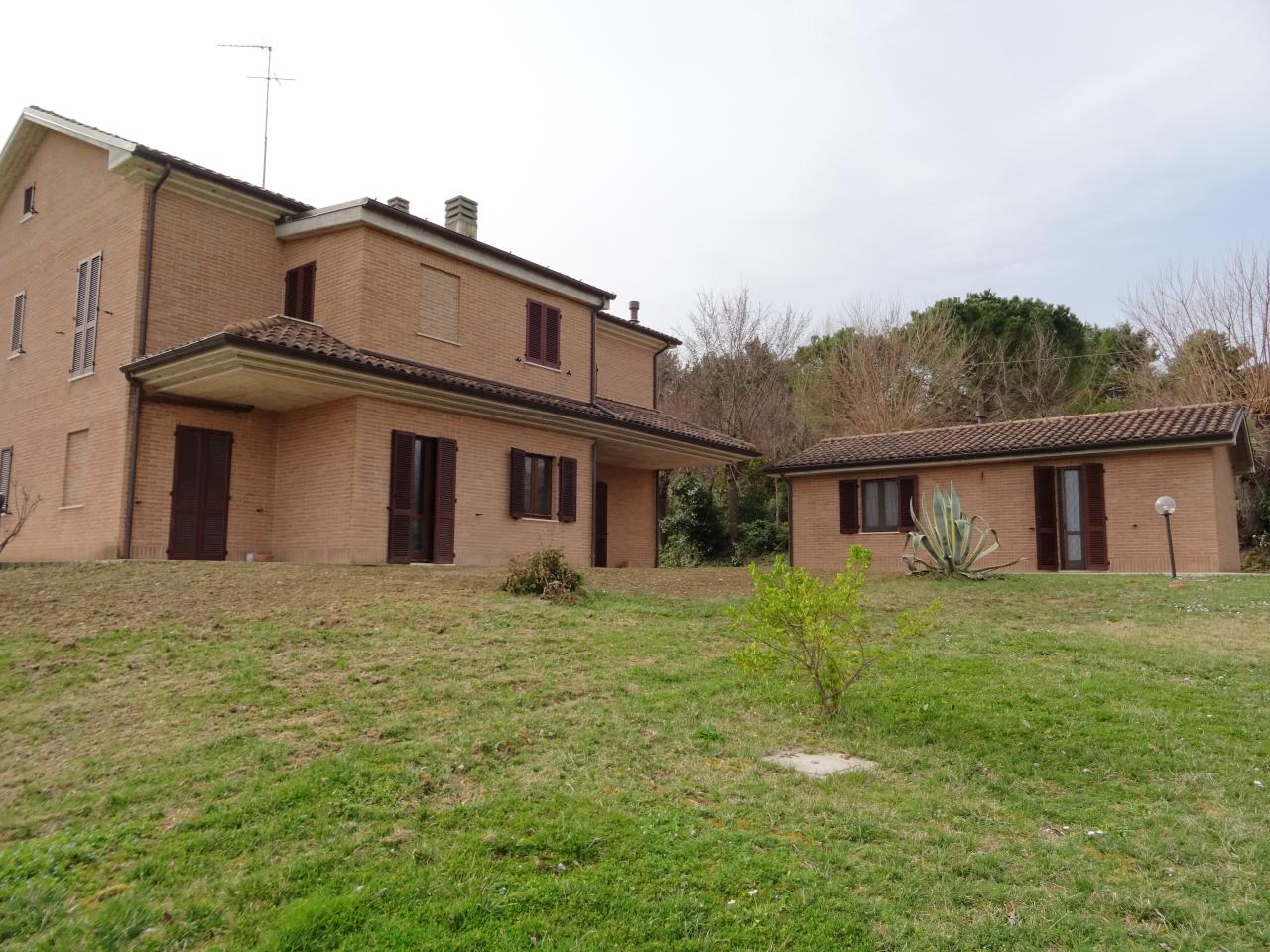 Casa indipendente in vendita a Trecastelli