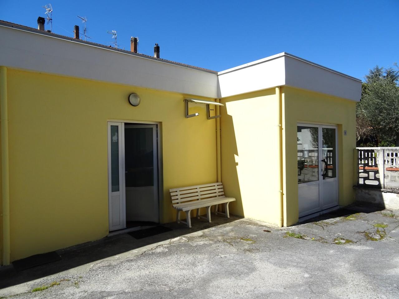 Palazzina commerciale in , Ostra, {3} - Foto 2