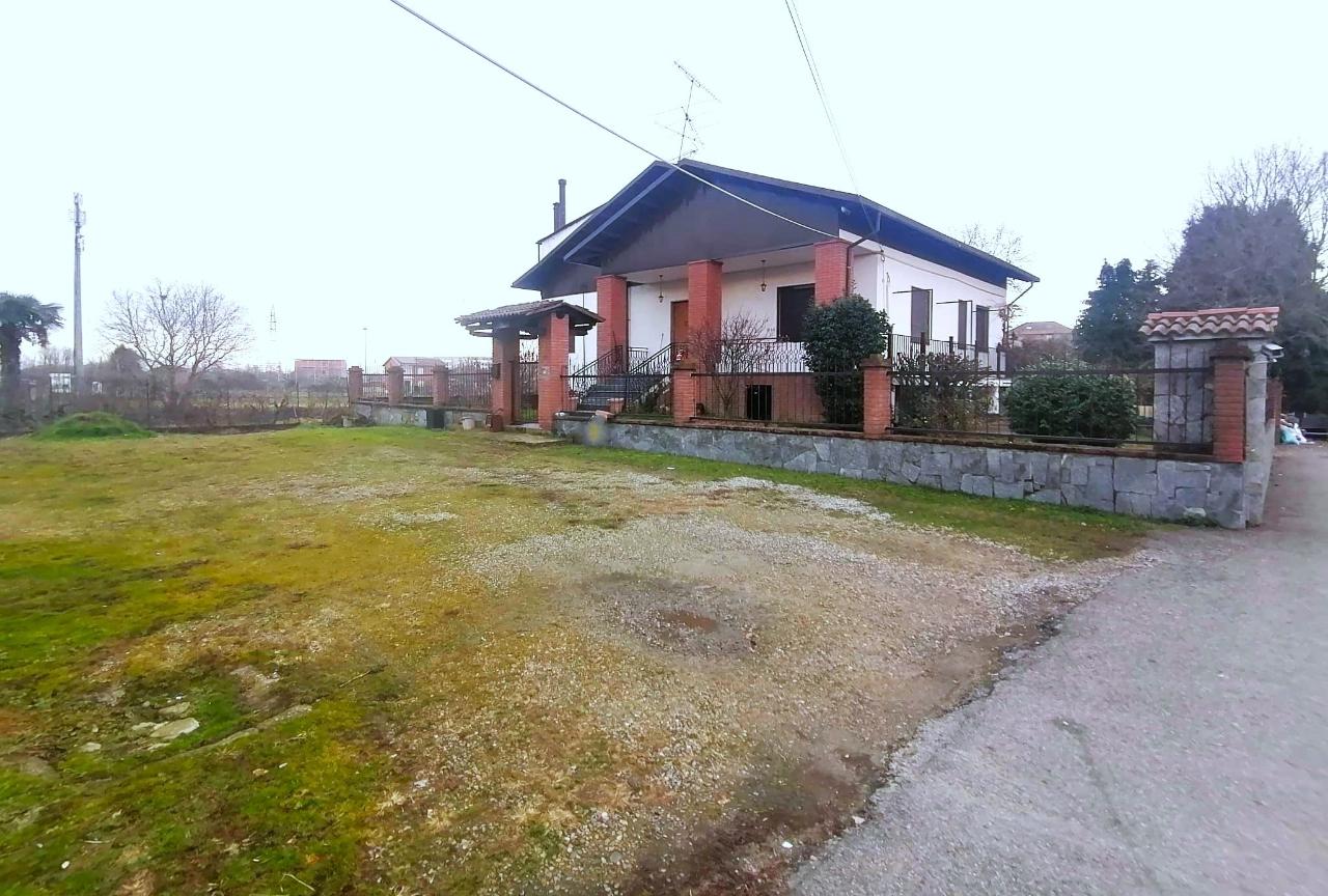 Villa in vendita a Vercelli