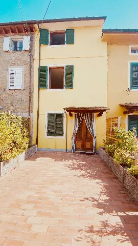 Semi-detached house in Via Paolinelli , Capannori - Photo 1