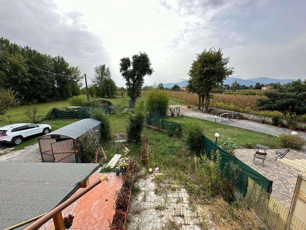 casa indipendente in vendita a Capannori in zona Lunata